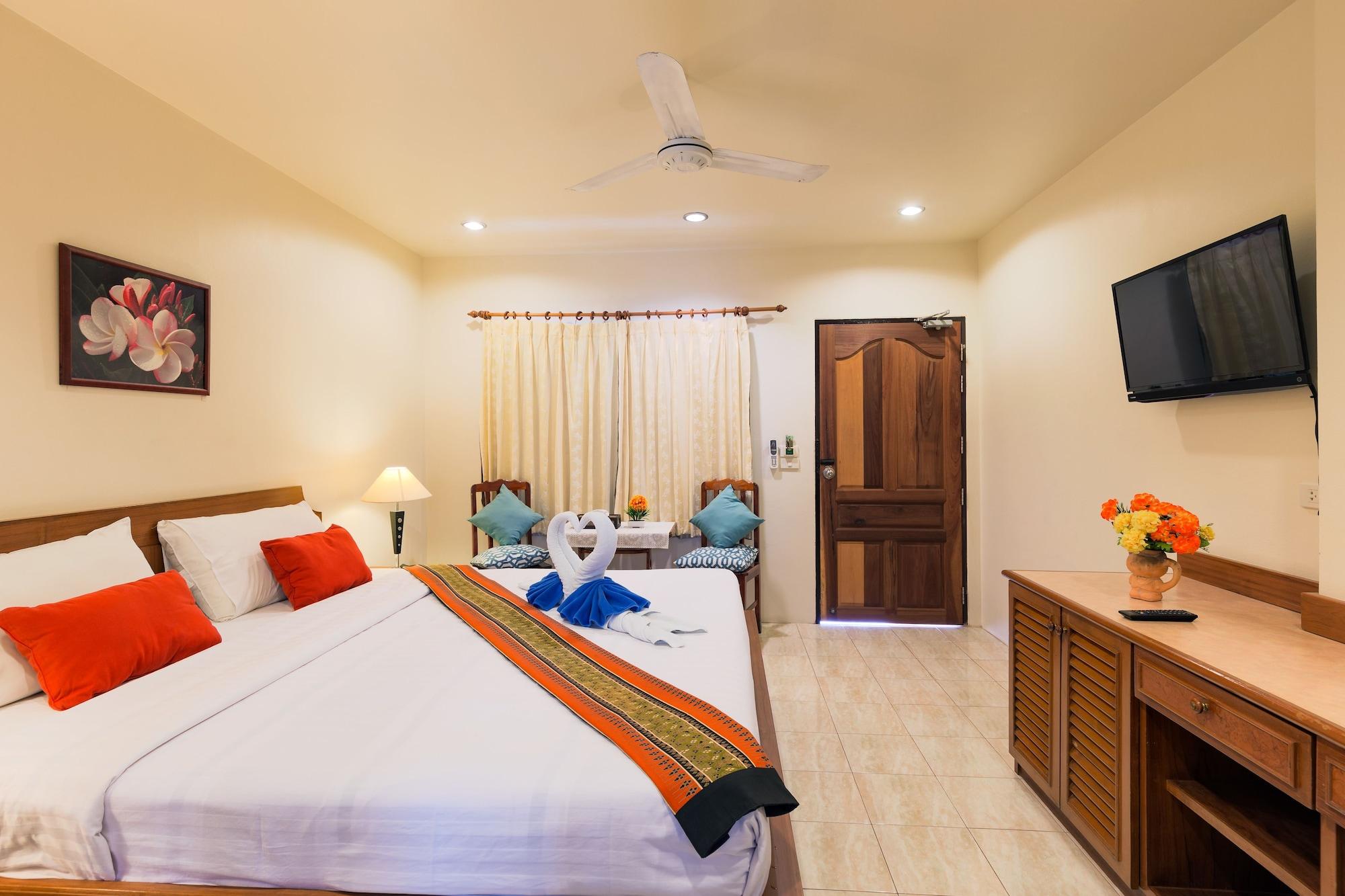 Batic House By Sharaya Hotel Karon Exterior photo