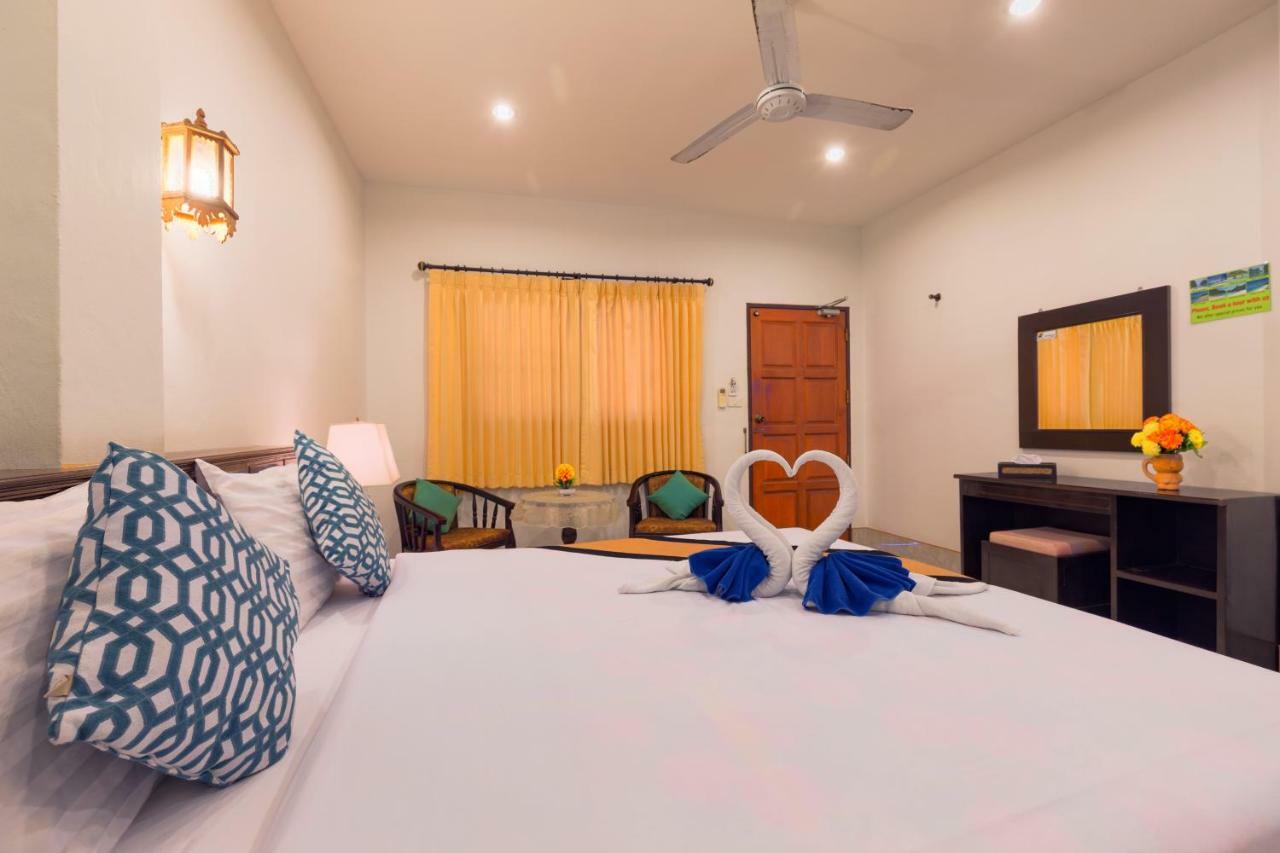 Batic House By Sharaya Hotel Karon Exterior photo